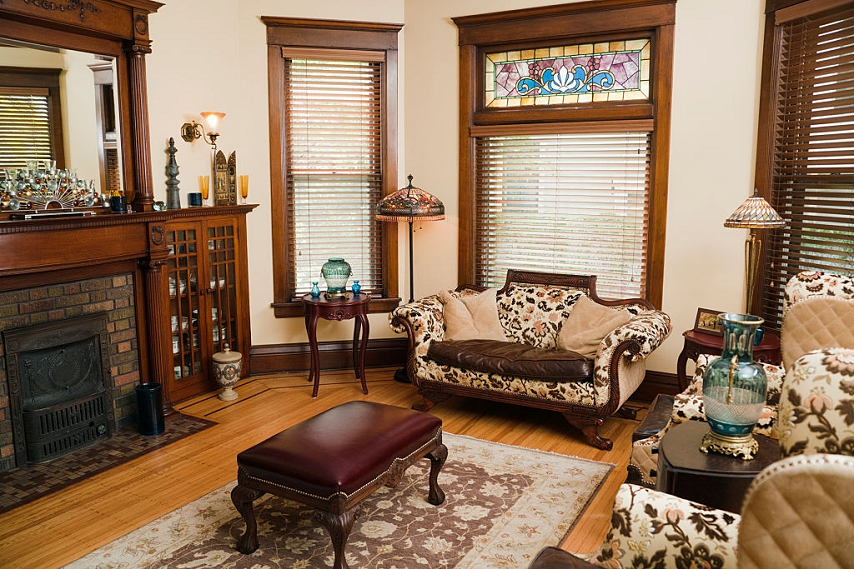 Few Ways to Ensure Amazing Antique Furniture Restoration