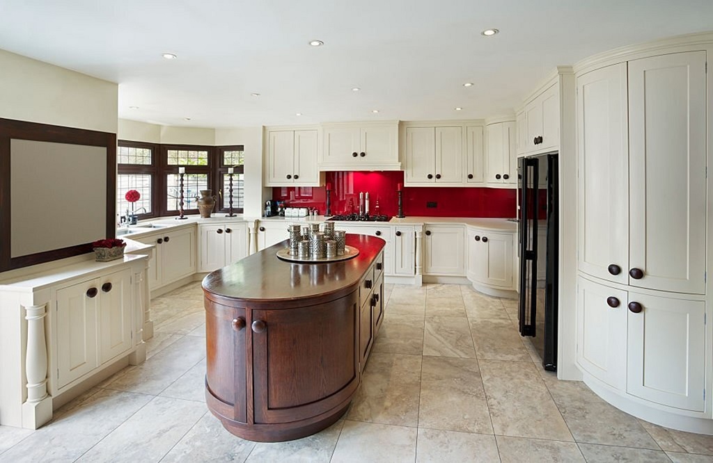Achieve a Timeless Look with Natural Stone Tiles in Your Kitchen